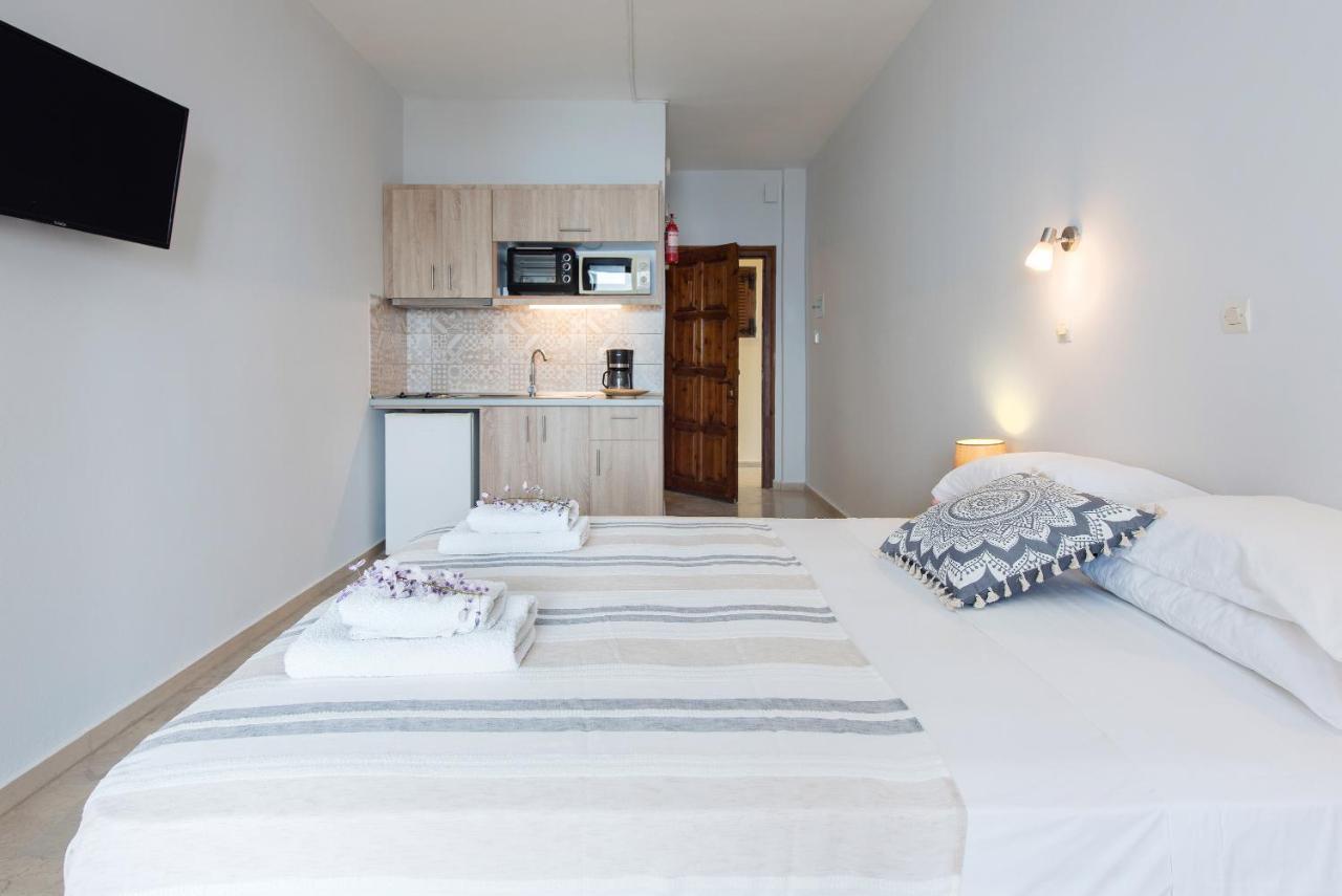 Mediterranean View Hotel Barbati Bagian luar foto